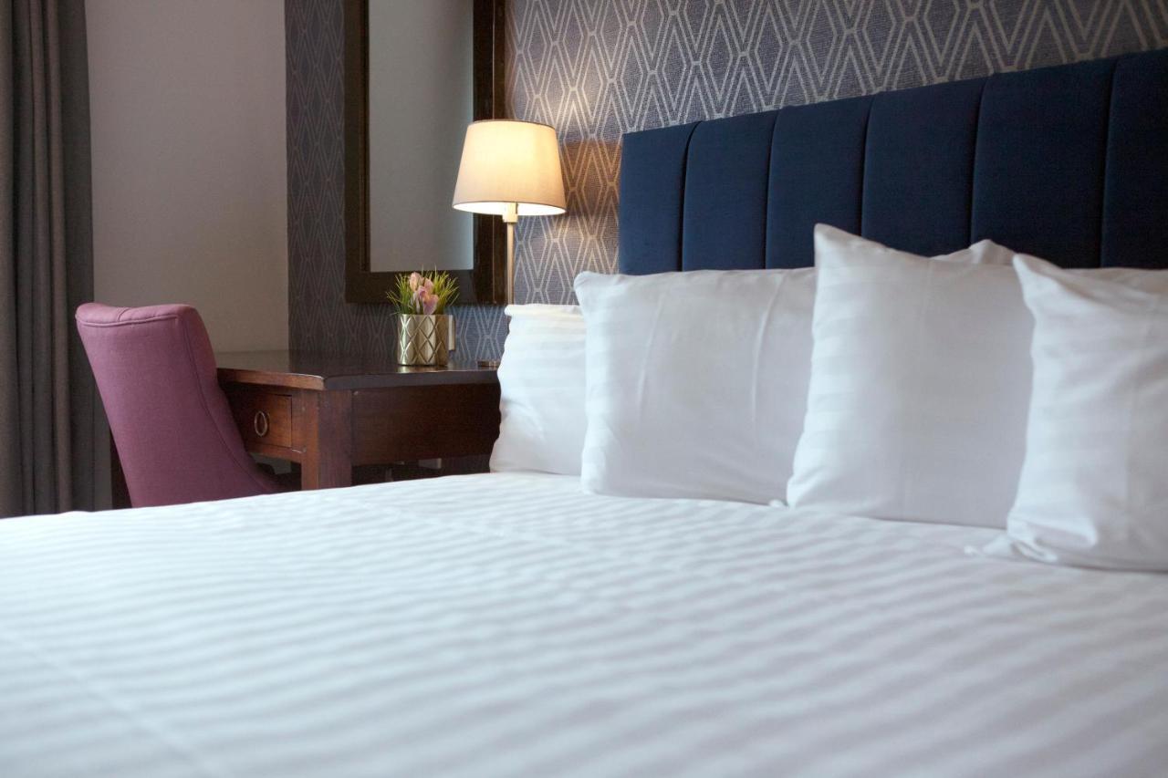 Asperion Hillside Hotel Guildford Buitenkant foto